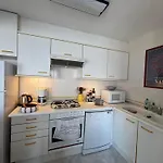 Apartment Comodo De 3 Con Aire Acondicionado, Terraza Y Piscina En - Es-204-16 *