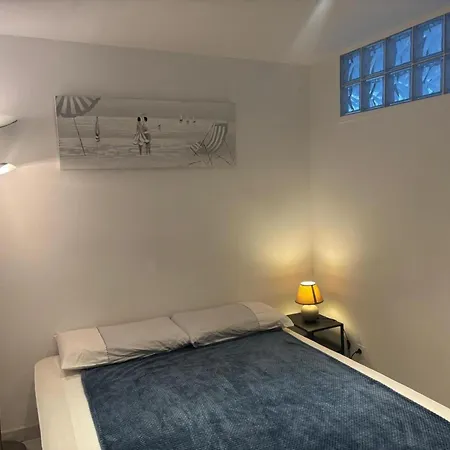 Comodo De 3 Con Aire Acondicionado, Terraza Y Piscina En - Es-204-16 * Roses