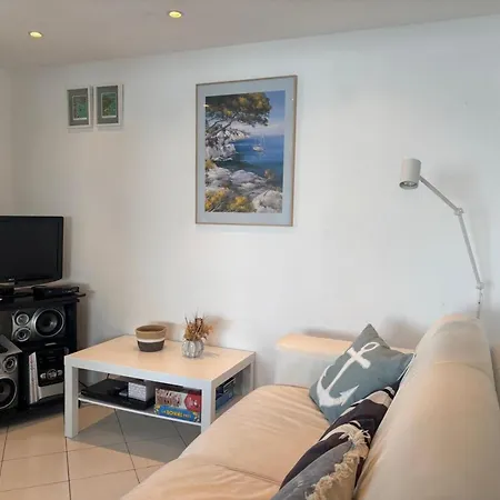 Comodo De 3 Con Aire Acondicionado, Terraza Y Piscina En - Es-204-16 Apartament