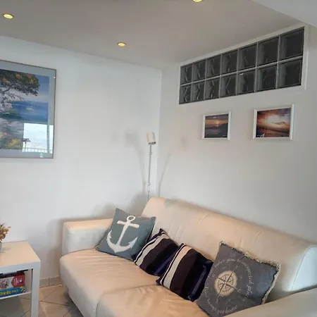 Apartament Comodo De 3 Con Aire Acondicionado, Terraza Y Piscina En - Es-204-16