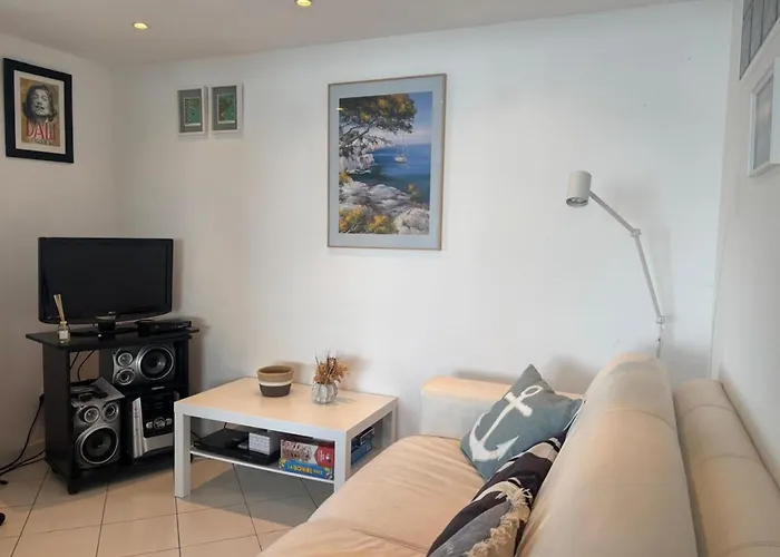 Comodo De 3 Con Aire Acondicionado, Terraza Y Piscina En - Es-204-16 Apartament